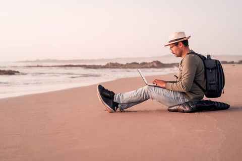 Digital Nomad Lifestyle Tips: Work and Travel Smartly